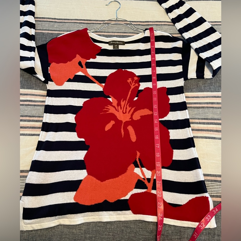 TOMMY BAHAMA 🌴  | Small | SOFT Sweater! - Picture 9 of 12